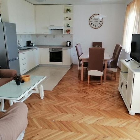 Apartments Njaco Ražanac Exterior foto