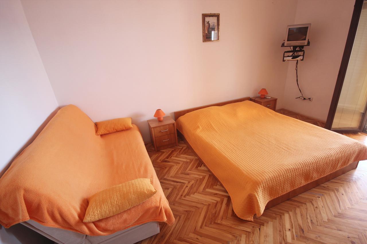 Apartments Njaco Ražanac Quarto foto