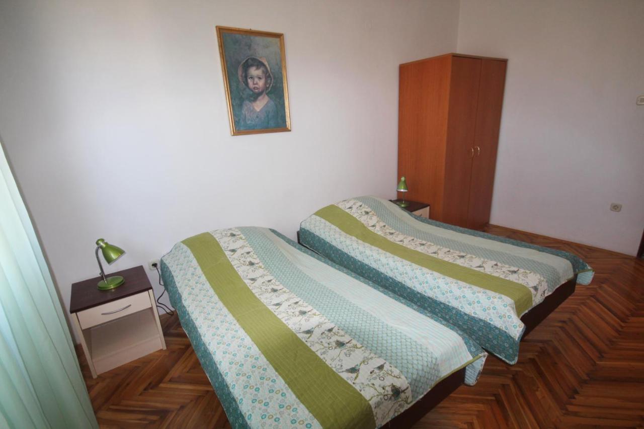 Apartments Njaco Ražanac Quarto foto