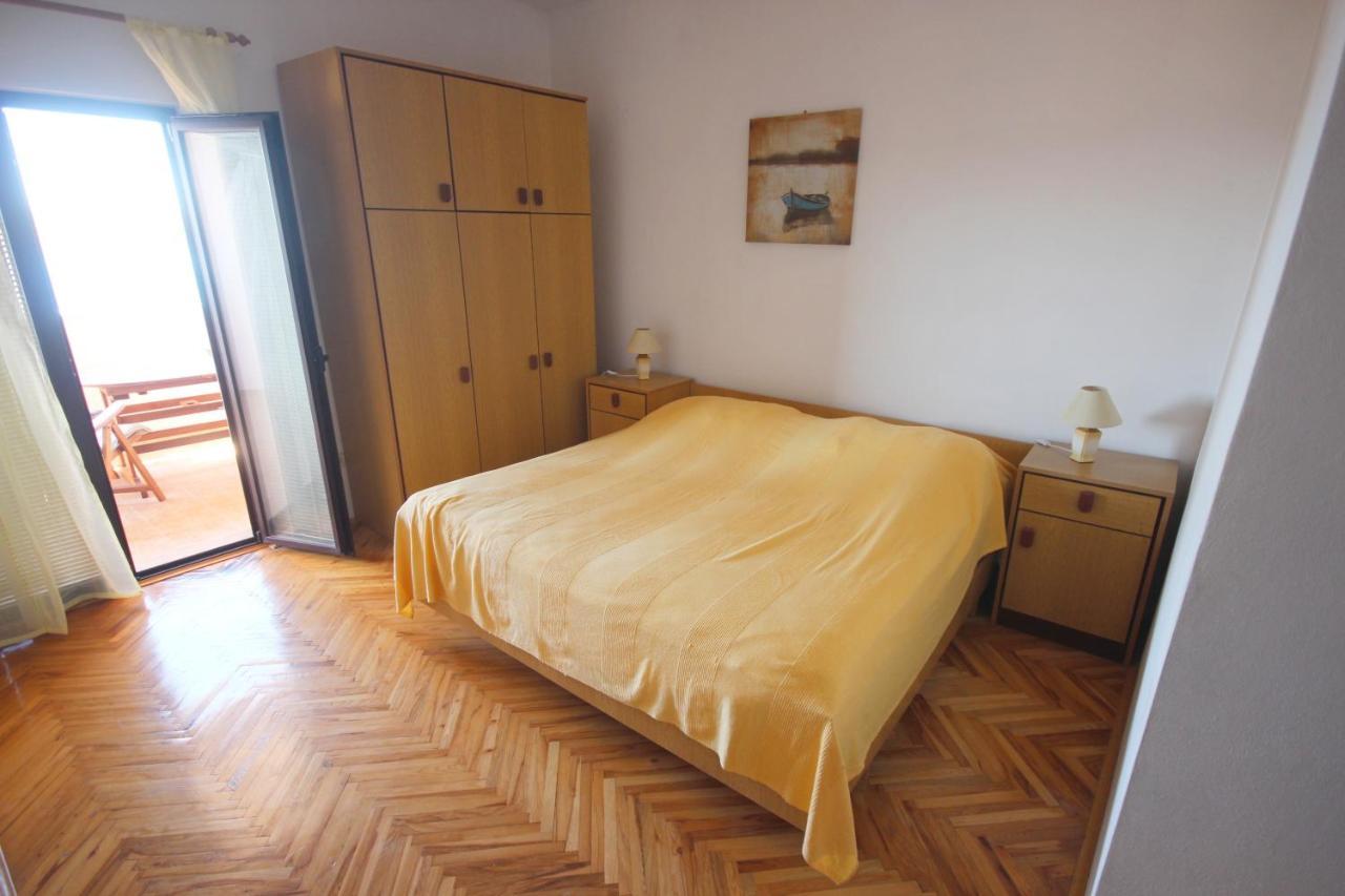 Apartments Njaco Ražanac Quarto foto